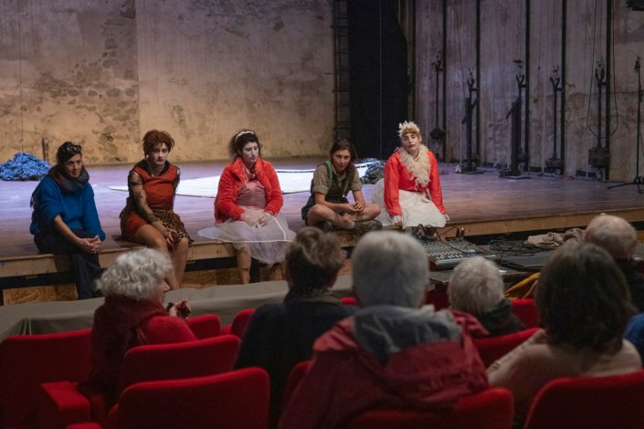 Azyadé Bascunana. Nina Bérard. Ambre Besnainou. Zoé Urenia. Lena Delorme